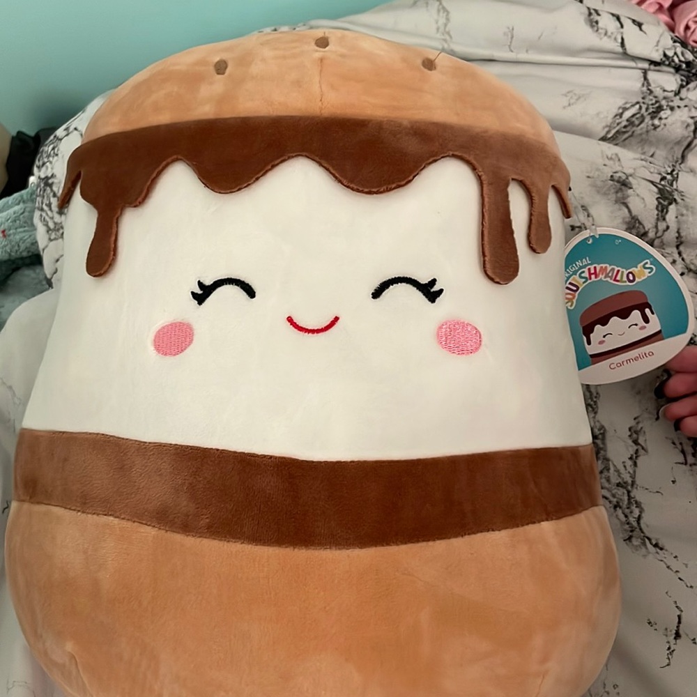 Carmelita s’more squshmellown